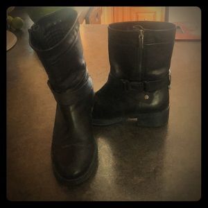 Leather black ankle boots from aquatalia